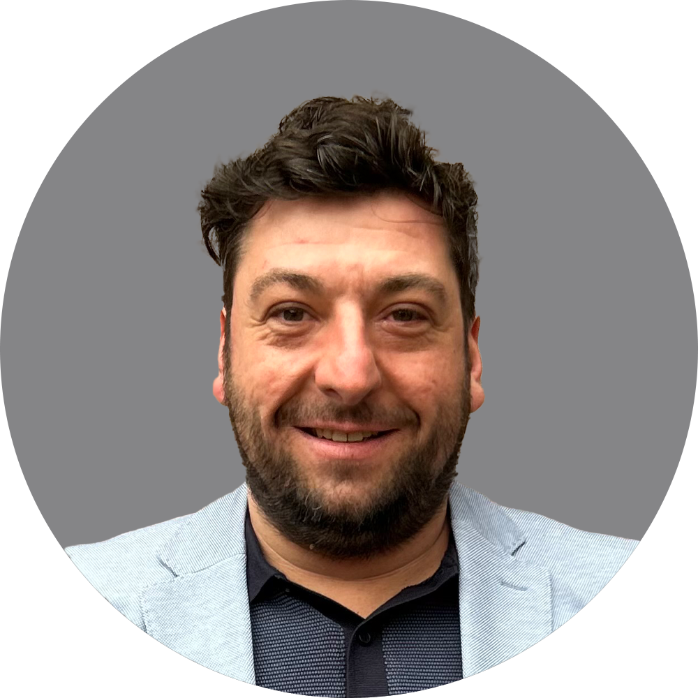 <h4>Benedikt May</h4>Sprungbrett Marketing